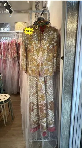 粉金刺繡花卉傳統禮服